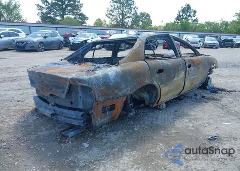 1998 Buick Regal Ls z USA, uszkodzony, nr VIN 2G4WB52K3W1555601